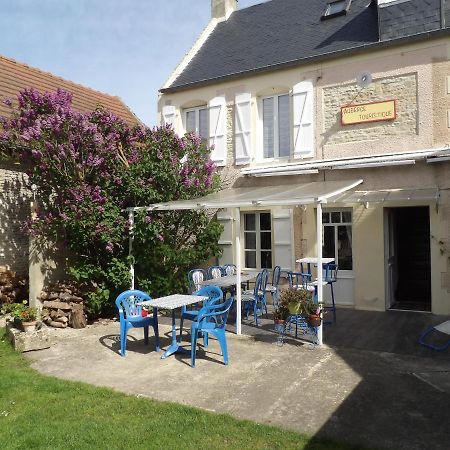 Chambres Et Tables D'Hotes A L'Auberge Touristique Meuvaines Exteriör bild