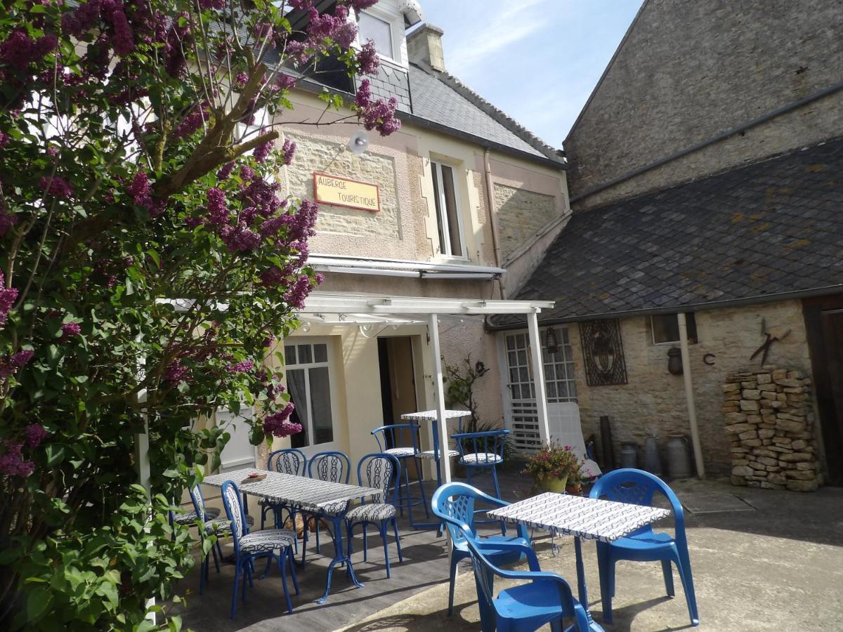 Chambres Et Tables D'Hotes A L'Auberge Touristique Meuvaines Exteriör bild