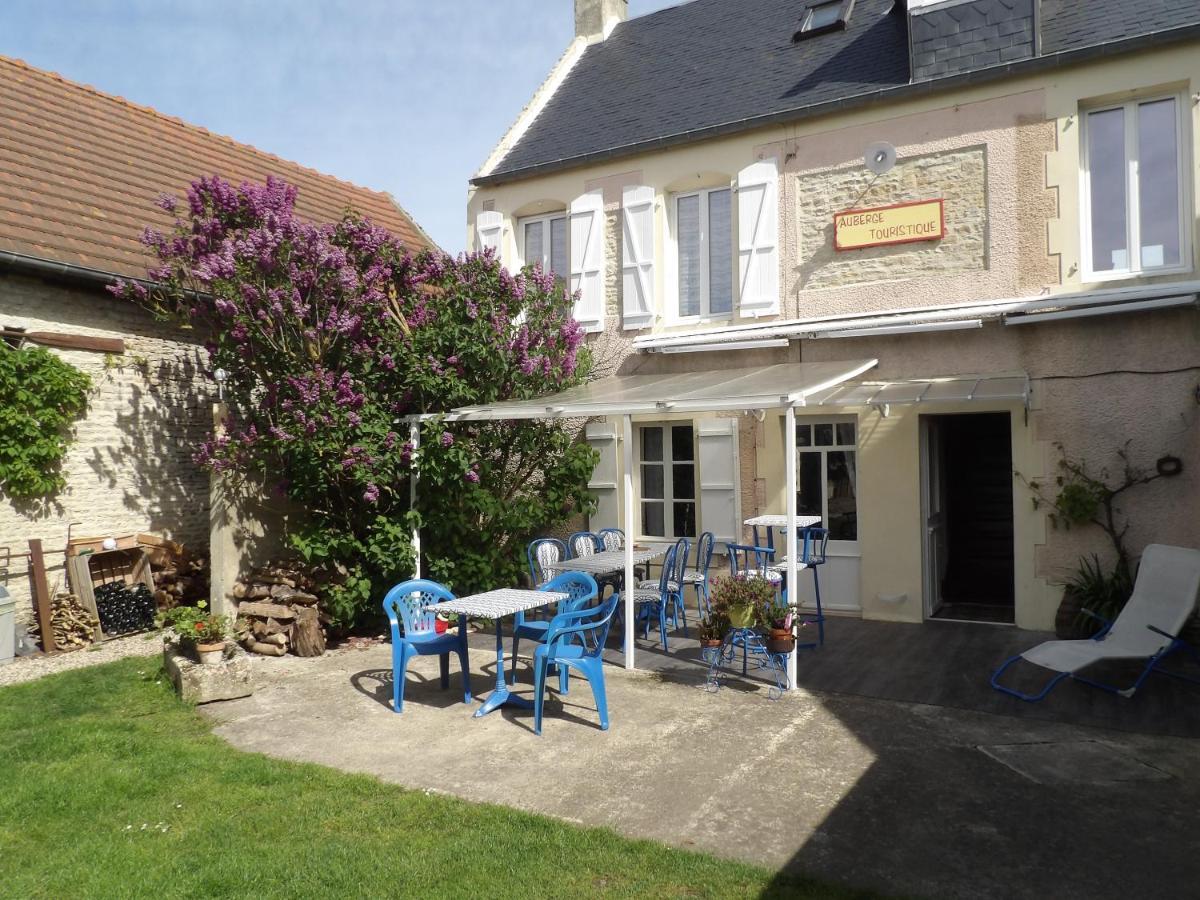 Chambres Et Tables D'Hotes A L'Auberge Touristique Meuvaines Exteriör bild