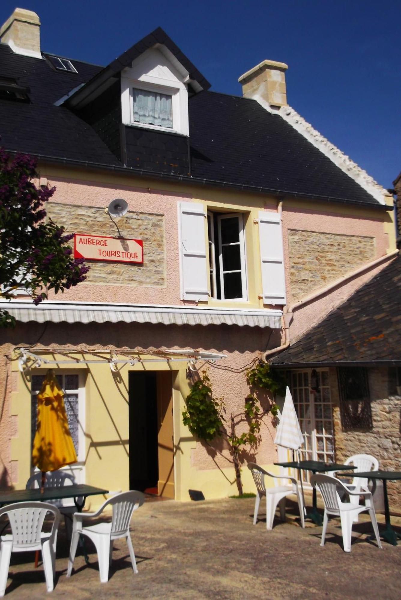 Chambres Et Tables D'Hotes A L'Auberge Touristique Meuvaines Exteriör bild