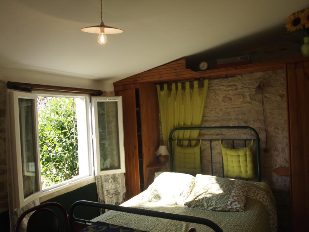 Chambres Et Tables D'Hotes A L'Auberge Touristique Meuvaines Exteriör bild