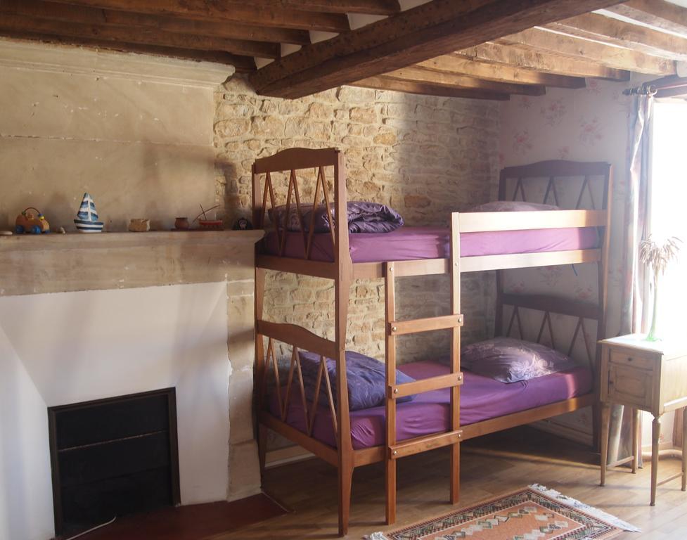 Chambres Et Tables D'Hotes A L'Auberge Touristique Meuvaines Exteriör bild