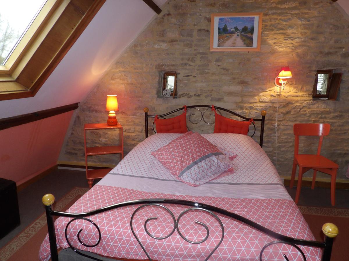 Chambres Et Tables D'Hotes A L'Auberge Touristique Meuvaines Exteriör bild